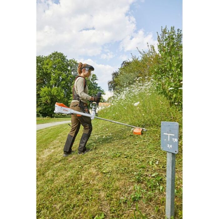Stihl FSA 135 Cordless Brushcutter - Image 3