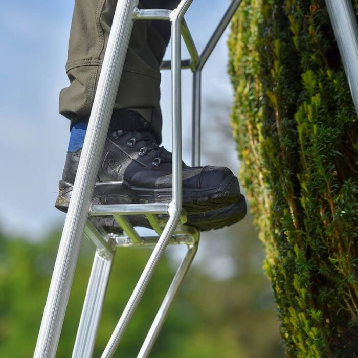 Hendon Platform Tripod Ladder - Image 4