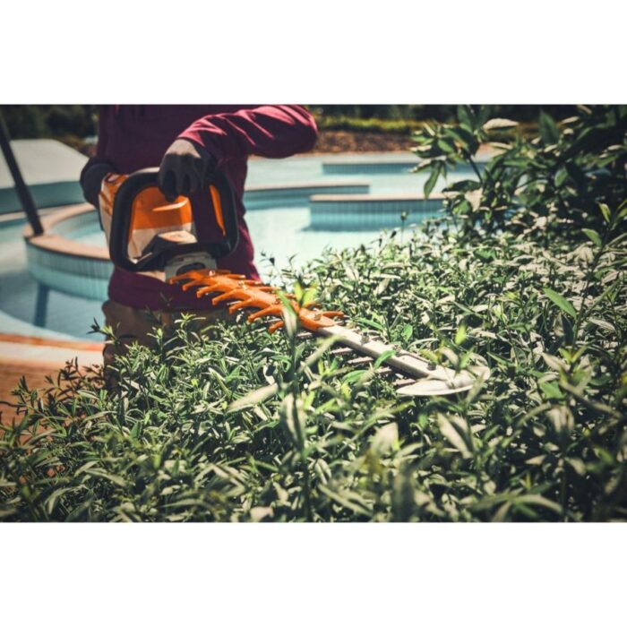 Stihl HSA 140 T Cordless Hedge Trimmer - Image 2