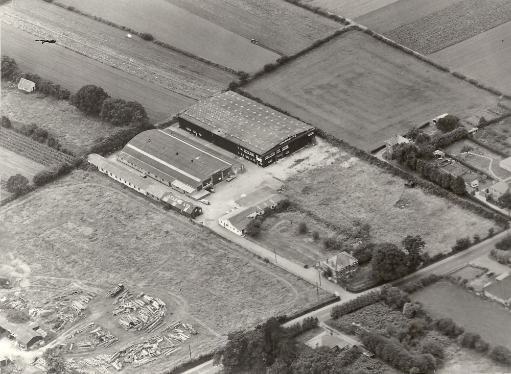 LGM History -Harrods foot wood yard size 1000